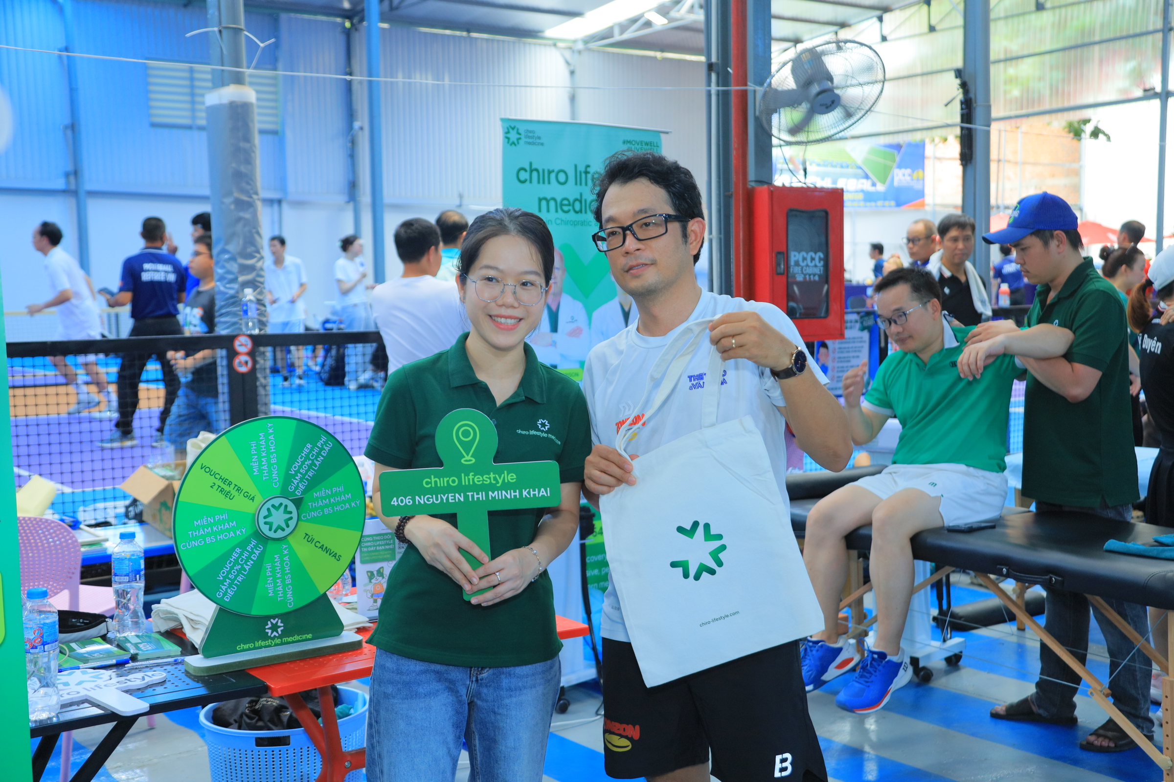 Chương tr&igrave;nh Lucky Draw với nhiều qu&agrave; tặng v&agrave; voucher gi&aacute; trị